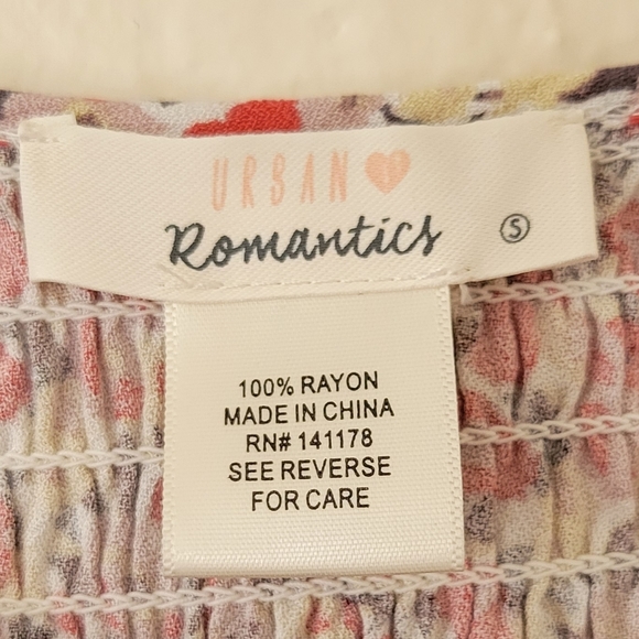 Urban Romantics Top Size Small - Picture 2 of 5
